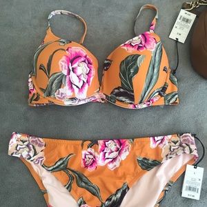 NWT Top and bottom floral 2 piece swimsuit
